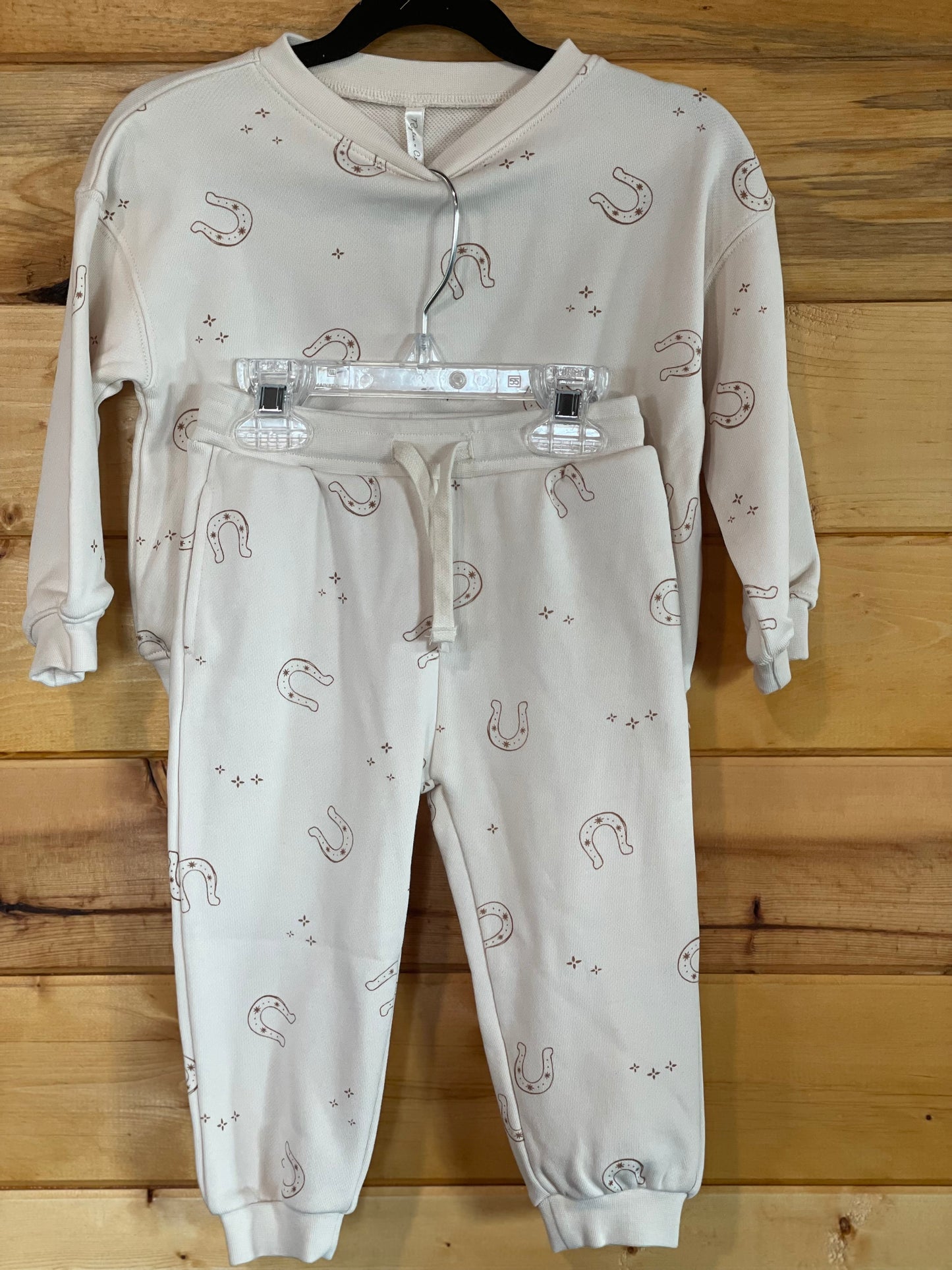 Relaxed sweatshirt horseshoe by Rylee and Cru