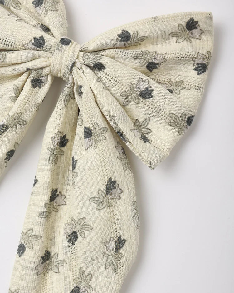 Oversized Vintage Fleur Bow