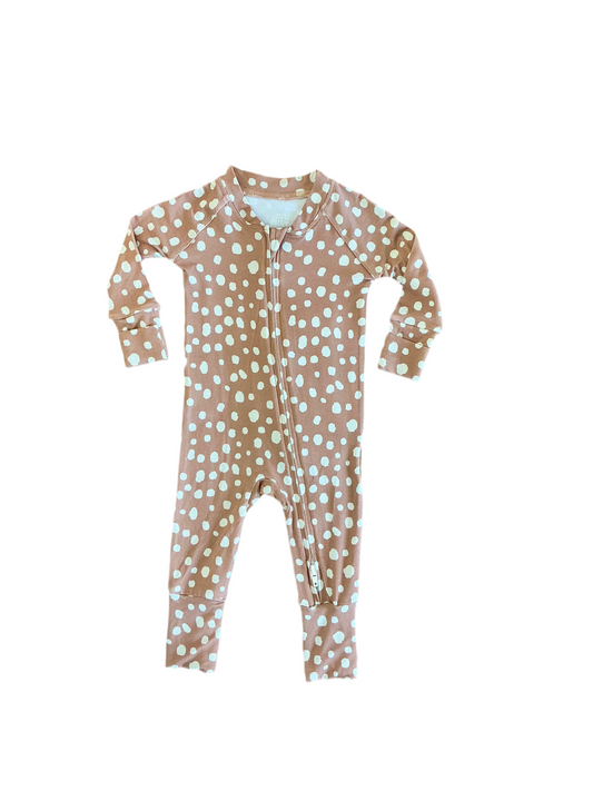 Moon fruit white dwarfs zipper onesie