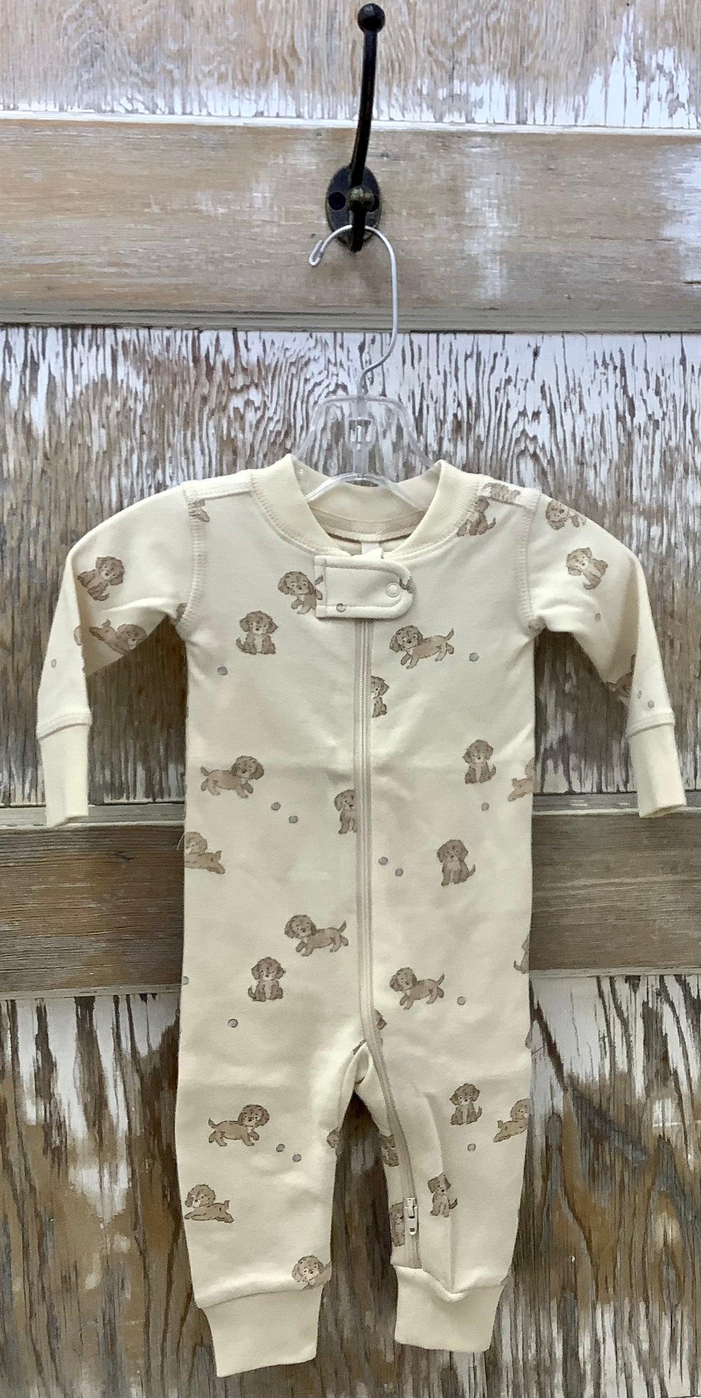 QM Long sleeve Sleepers puppies