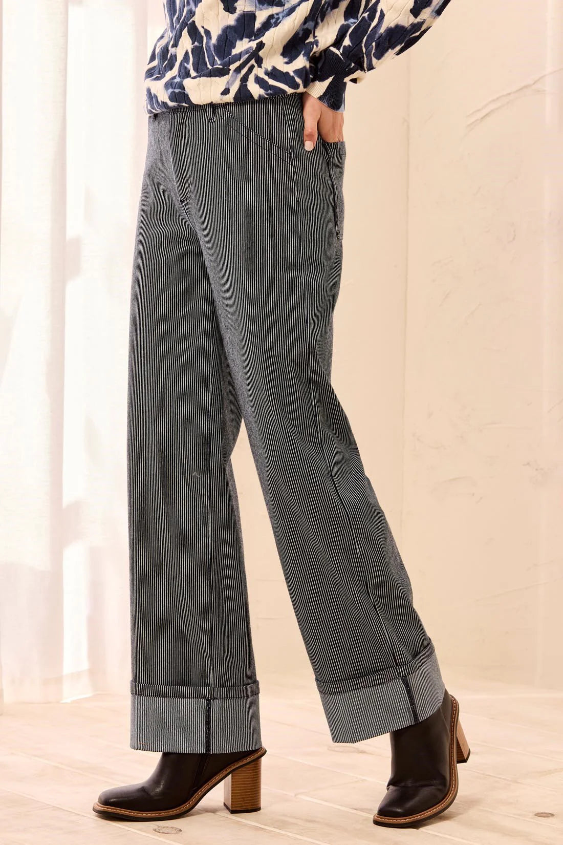 Lightweight Striped Wide Leg Cuffed Ankle Pants