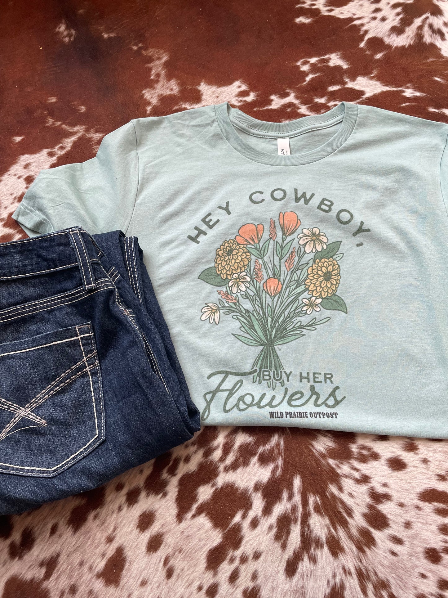 Buy her flowers graphic tee