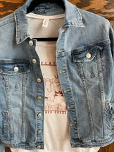 Load image into Gallery viewer, Adventure Pincher Creek Graphic Tee Shirt
